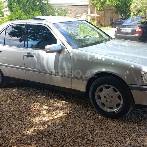 Mercedes C 230 1997, 421,749 km - 2.3 l - Yevlax
