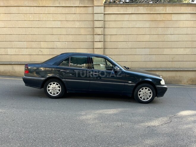 Mercedes C 240