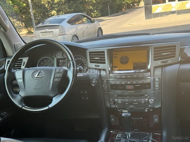 Lexus LX 570