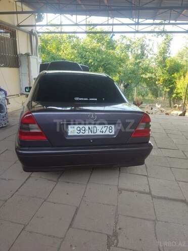 Mercedes C 200