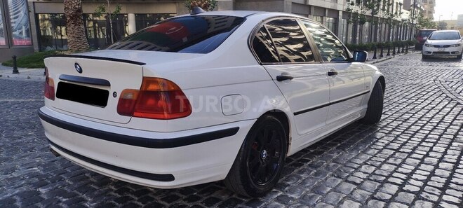 BMW 323