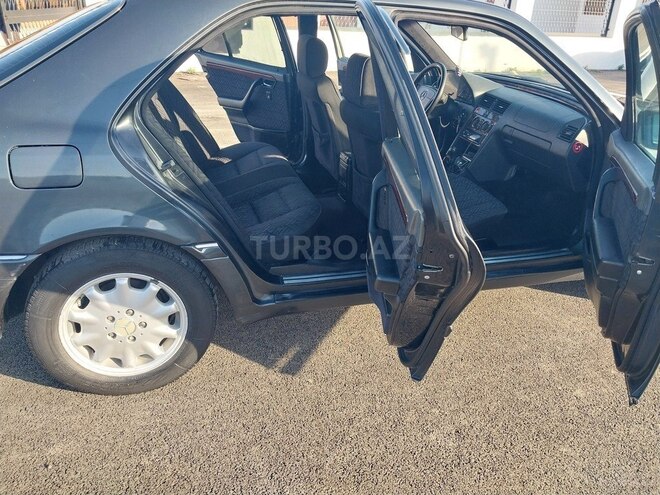 Mercedes E 220 d 1994, 330,000 km - 2.2 l - Bakı