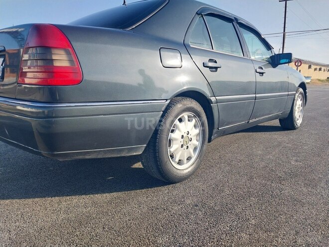 Mercedes E 220 d 1994, 330,000 km - 2.2 l - Bakı
