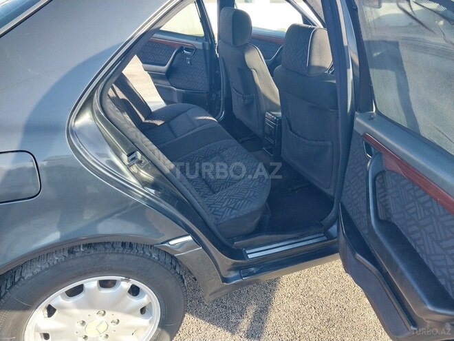 Mercedes E 220 d 1994, 330,000 km - 2.2 l - Bakı