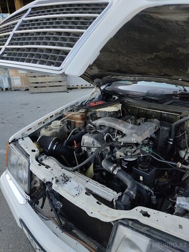 Mercedes E 220 d 1994, 280,709 km - 2.2 l - Bakı