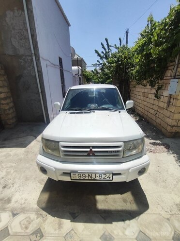 Mitsubishi Pajero io