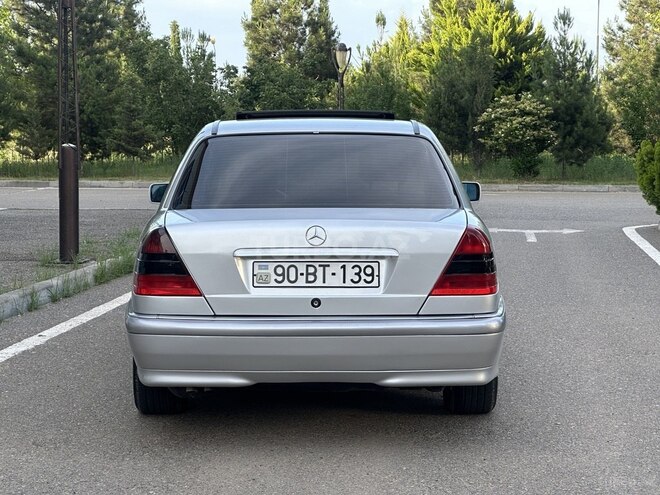 Mercedes C 240