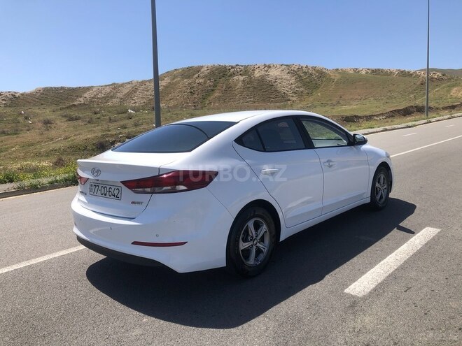 Hyundai Avante 2016, 132,800 km - 1.6 л - Bakı