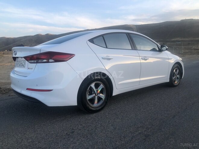 Hyundai Avante 2016, 132,800 km - 1.6 л - Bakı