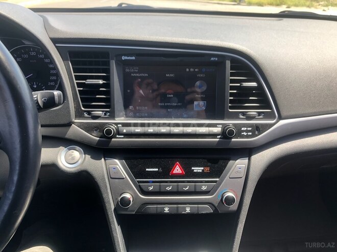 Hyundai Avante 2016, 132,800 km - 1.6 л - Bakı