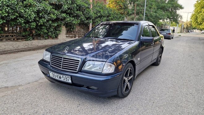 Mercedes C 240