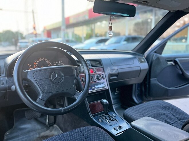 Mercedes C 180