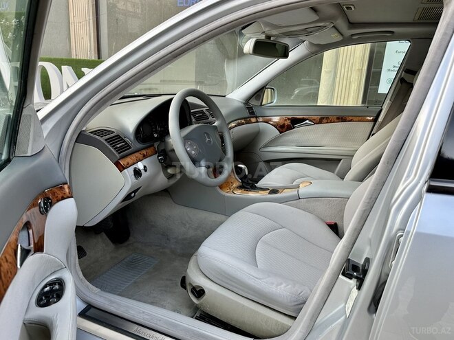 Mercedes E 270 2002, 248,000 km - 2.7 l - Bakı