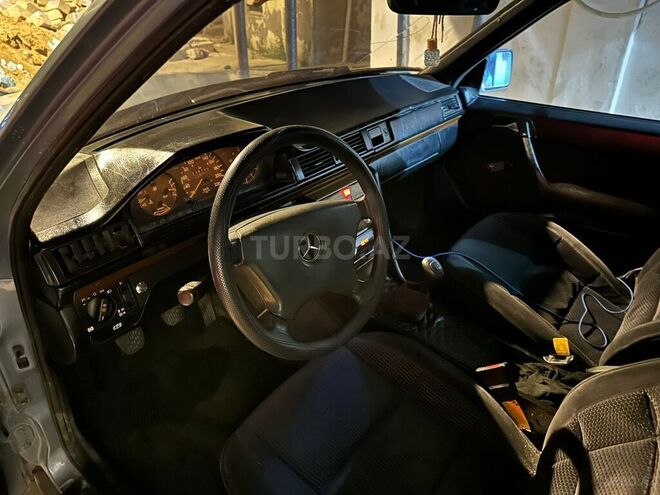 Mercedes E 200 1987, 280,000 km - 2.0 l - Bakı