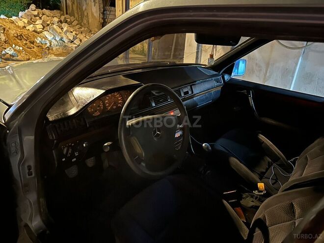 Mercedes E 200 1987, 280,000 km - 2.0 l - Bakı