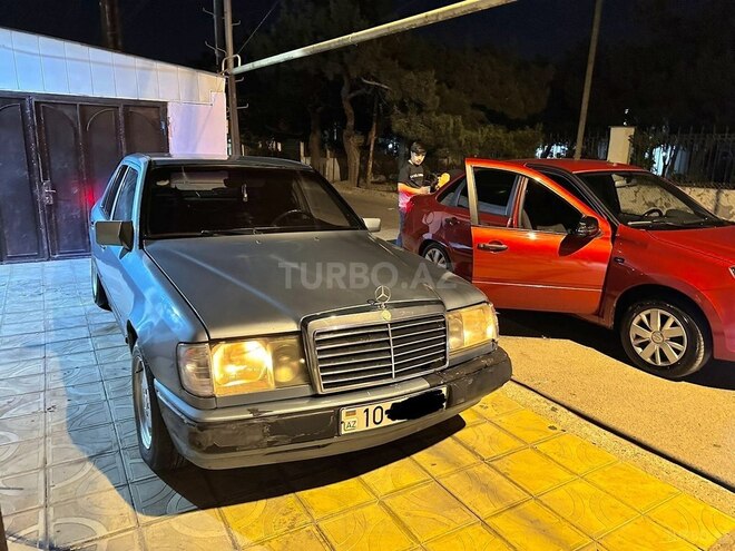 Mercedes E 200 1987, 280,000 km - 2.0 l - Bakı