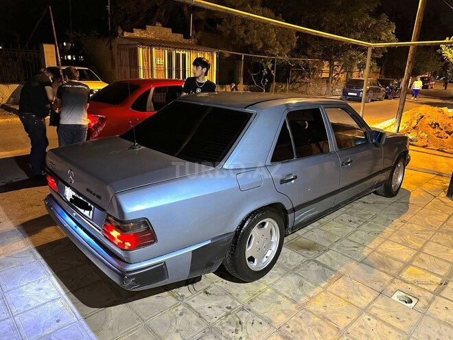 Mercedes E 200 1987, 280,000 km - 2.0 l - Bakı