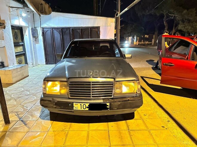 Mercedes E 200 1987, 280,000 km - 2.0 l - Bakı