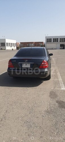 Mercedes E 320