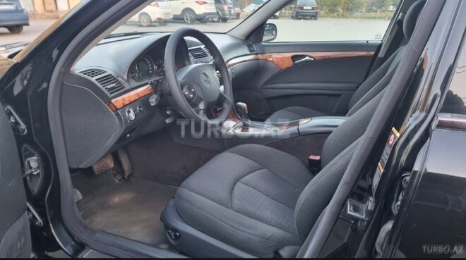 Mercedes E 270 2003, 341,000 km - 2.7 л - Quba