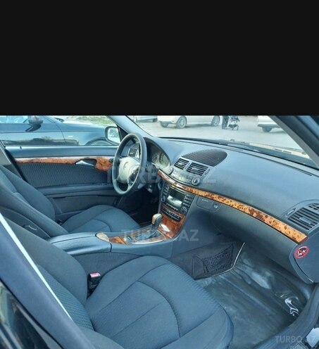 Mercedes E 270 2003, 341,000 km - 2.7 л - Quba