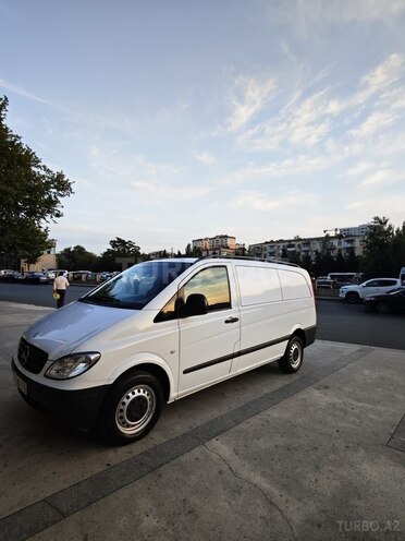 Mercedes Vito 111