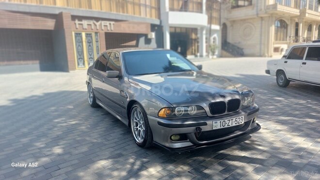 BMW 523