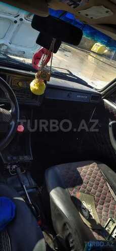 LADA (VAZ) 2107 2003, 99,000 km - 1.6 l - Salyan