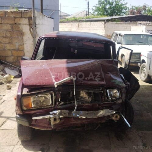 LADA (VAZ) 2107 2003, 99,000 km - 1.6 l - Salyan