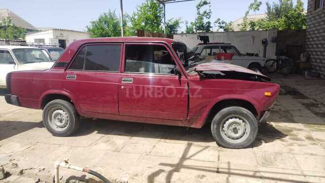 LADA (VAZ) 2107 2003, 99,000 km - 1.6 l - Salyan