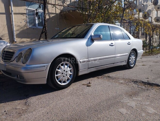 Mercedes E 320