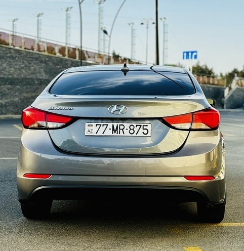 Hyundai Elantra 2015, 97,000 km - 1.8 l - Bakı