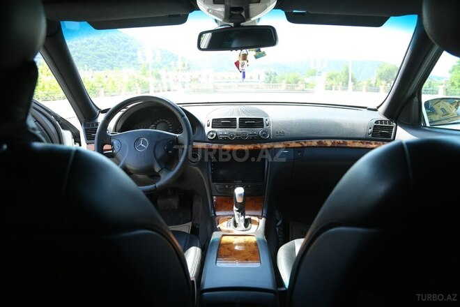 Mercedes E 320 2004, 235,600 km - 3.0 l - Qəbələ