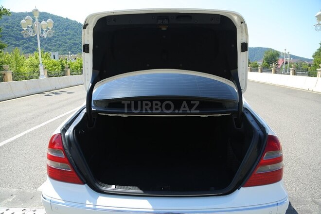 Mercedes E 320 2004, 235,600 km - 3.0 l - Qəbələ