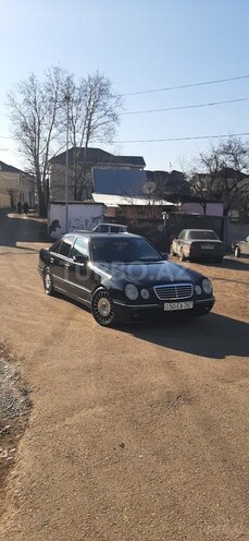 Mercedes E 320