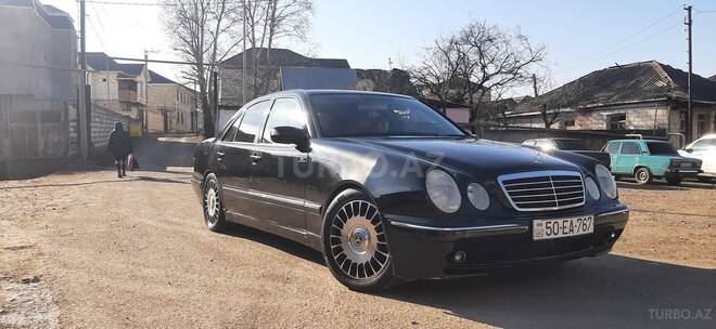 Mercedes E 320