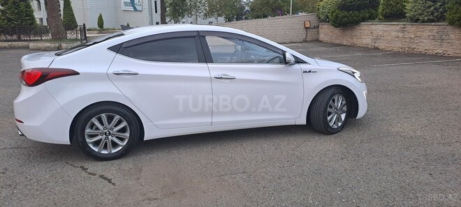 Hyundai Avante 2014, 140,000 km - 1.6 l - Astara