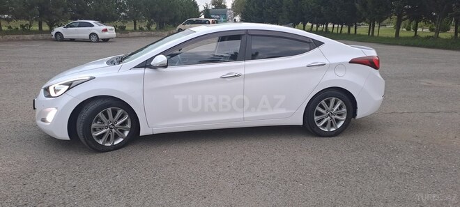 Hyundai Avante 2014, 140,000 km - 1.6 l - Astara