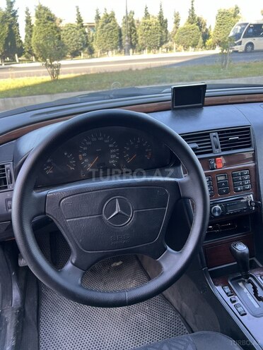 Mercedes C 220