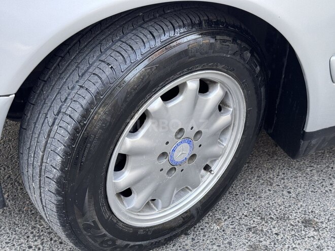 Mercedes E 200 1999, 259,000 km - 2.0 l - Bakı