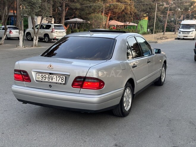 Mercedes E 200 1999, 259,000 km - 2.0 l - Bakı