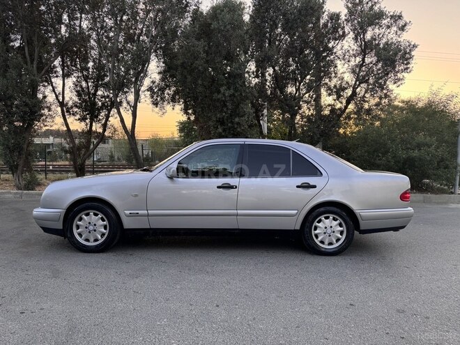 Mercedes E 200 1999, 259,000 km - 2.0 l - Bakı