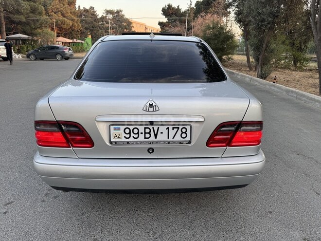 Mercedes E 200 1999, 259,000 km - 2.0 l - Bakı