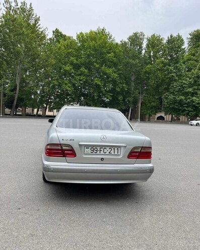 Mercedes E 240 2000, 347,852 km - 2.4 л - Naftalan