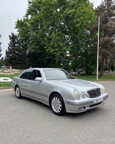 Mercedes E 240 2000, 347,852 km - 2.4 л - Naftalan