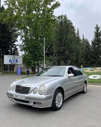 Mercedes E 240 2000, 347,852 km - 2.4 л - Naftalan