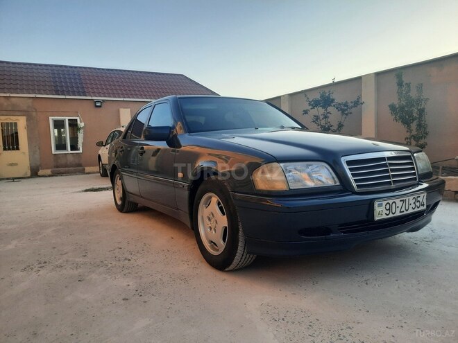 Mercedes C 180