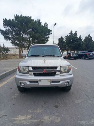 Mitsubishi Pajero io