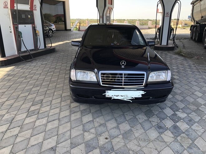 Mercedes C 200