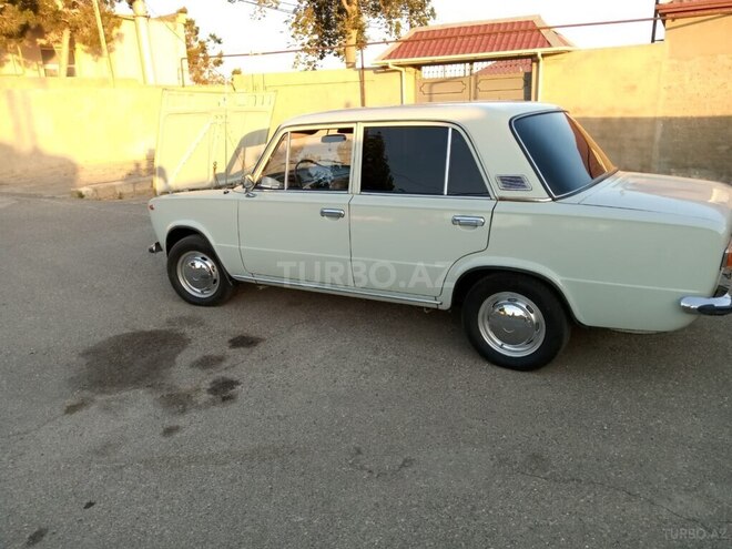 LADA (VAZ) 21011